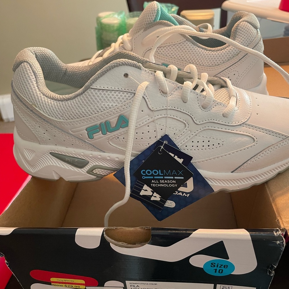 Women’s Fila Sneakers - New